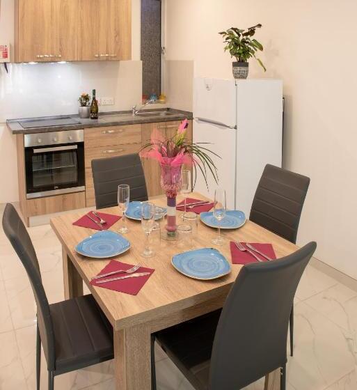 استودیوی سوپریور, For Rest Apart