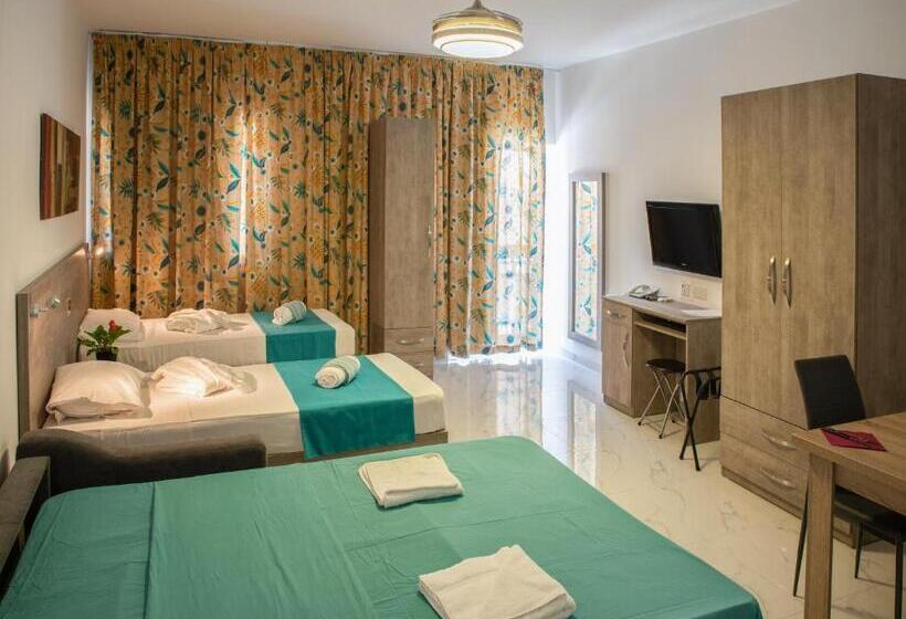 استودیوی سوپریور, For Rest Apart