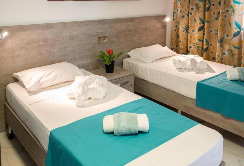 استودیوی سوپریور, For Rest Apart