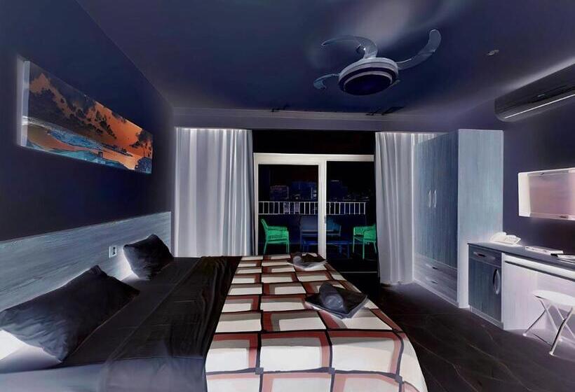 1 Bedroom Penthouse Apartment, For Rest Apart