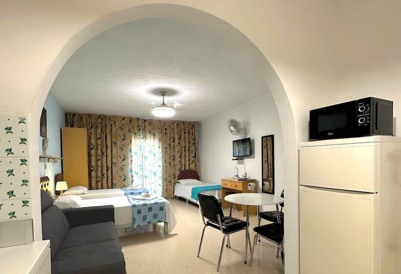 استودیوی استاندارد, For Rest Apart