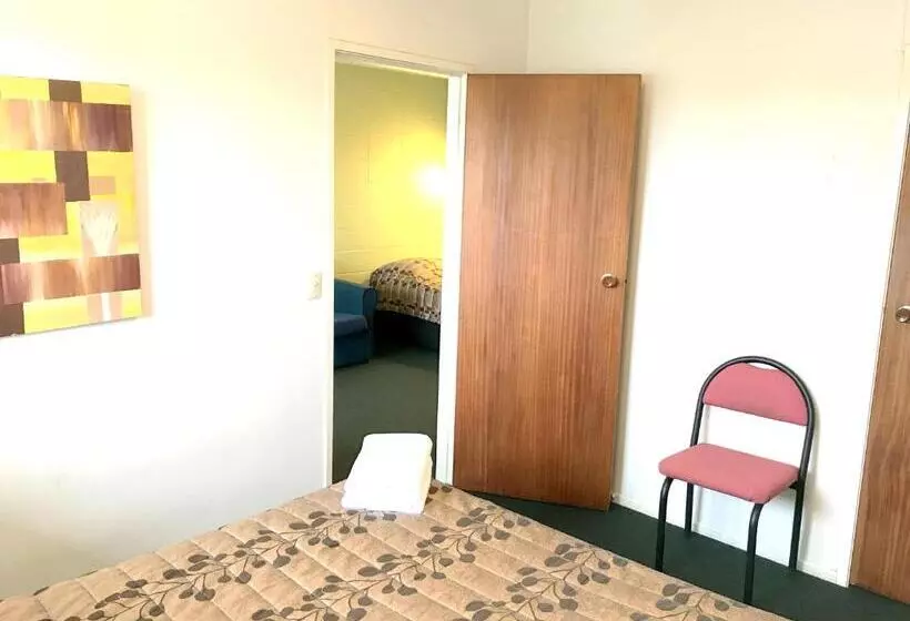 家族用の部屋エコノミー, Greenview Motel