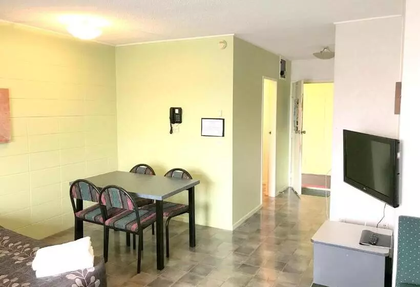 ファミリールーム, Greenview Motel