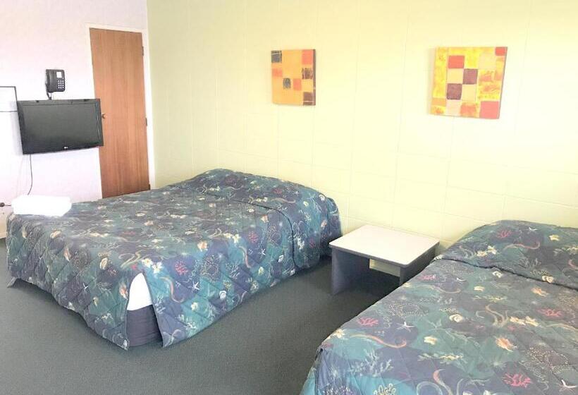 סטודיו קלאסי, Greenview Motel