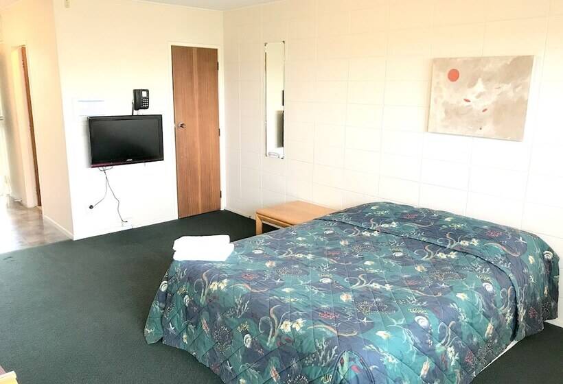 סטודיו אקונומי, Greenview Motel