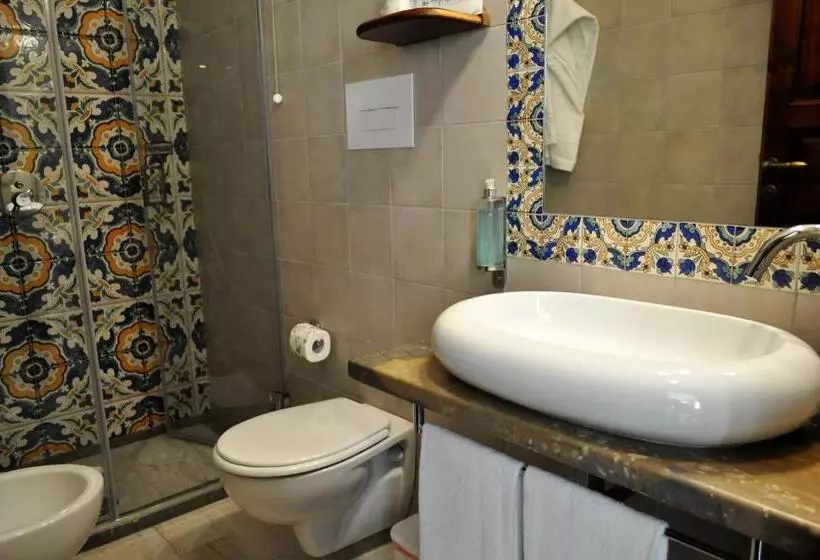 اتاق استاندارد چهار تخته, Al Tair