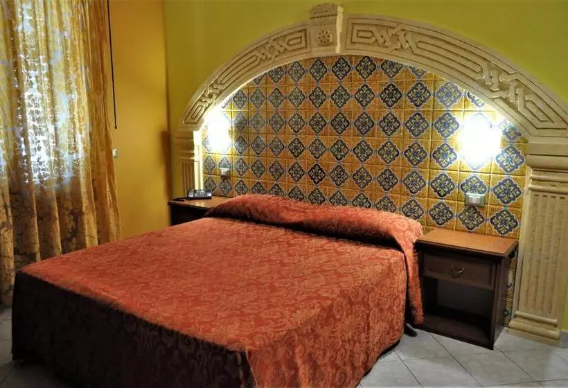 اتاق استاندارد با بالکن, Al Tair