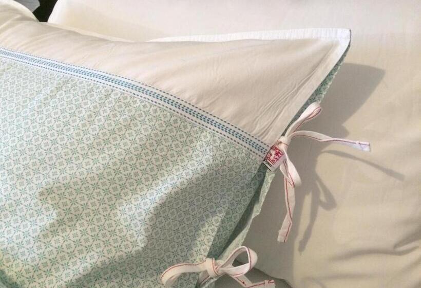 标准单人间, Annas Hotell