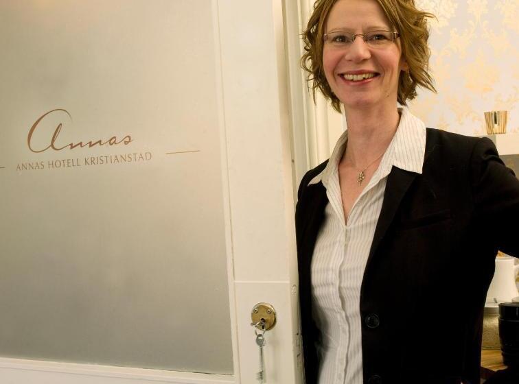 标准间, Annas Hotell