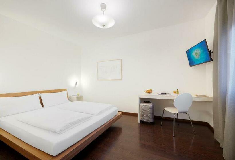 اتاق استاندارد یک نفره, Asterix