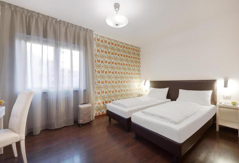 اتاق استاندارد یک نفره, Asterix