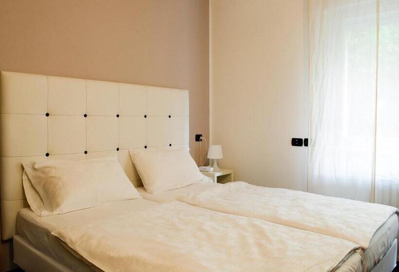 اتاق استاندارد سه نفره, Asterix