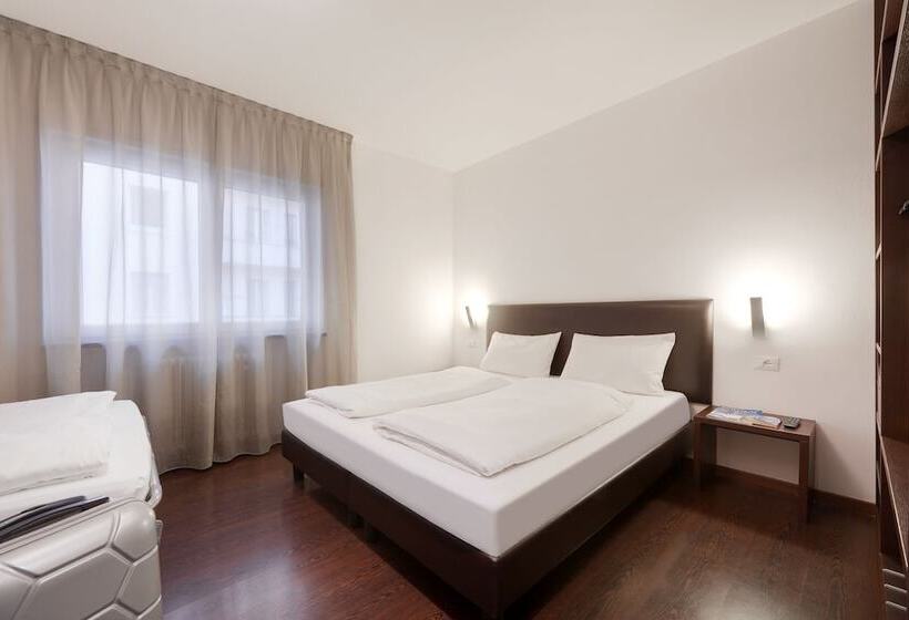 اتاق استاندارد سه نفره, Asterix