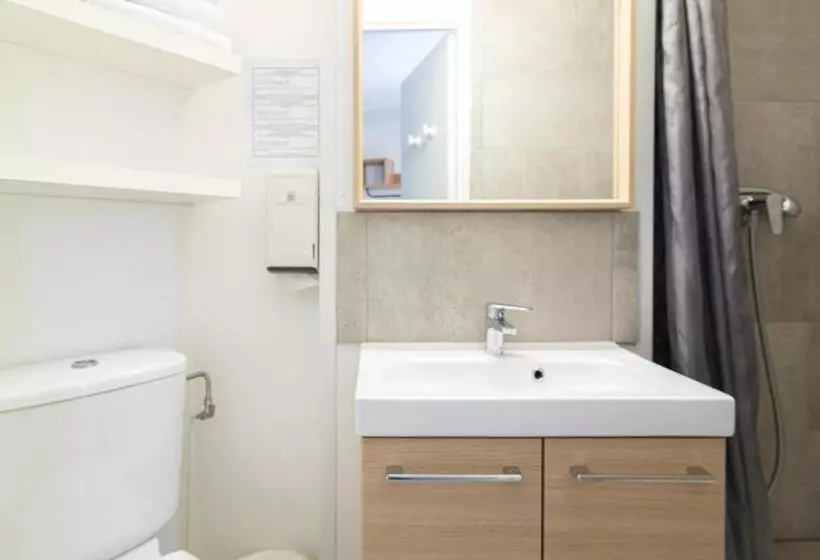 スタンダードトリプルルーム, B&b Hotel Sète Centre Gare