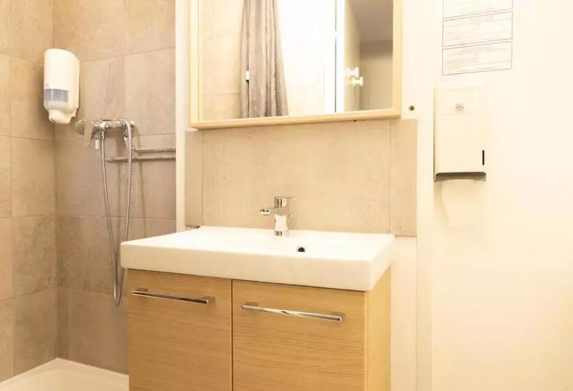 スタンダードトリプルルーム, B&b Hotel Sète Centre Gare