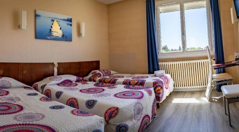 Номер Стандарт Трехместный, Christina