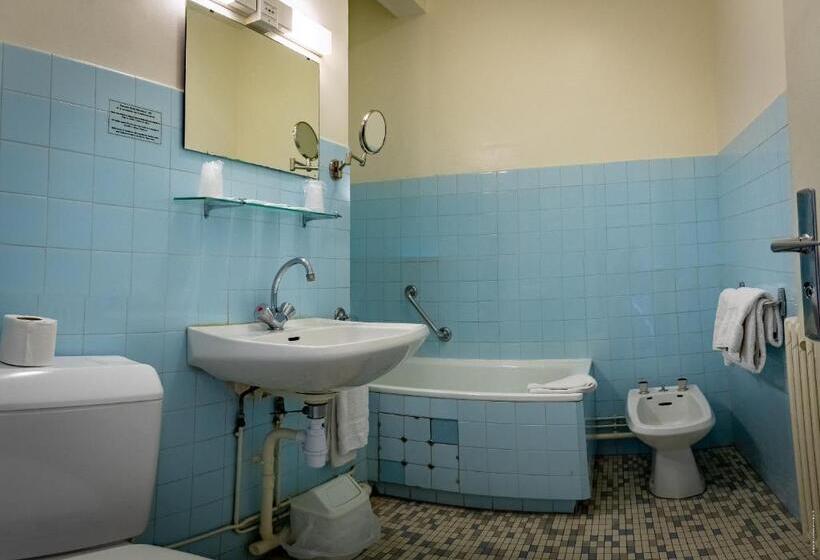 Четырехместный Номер Стандарт, Christina