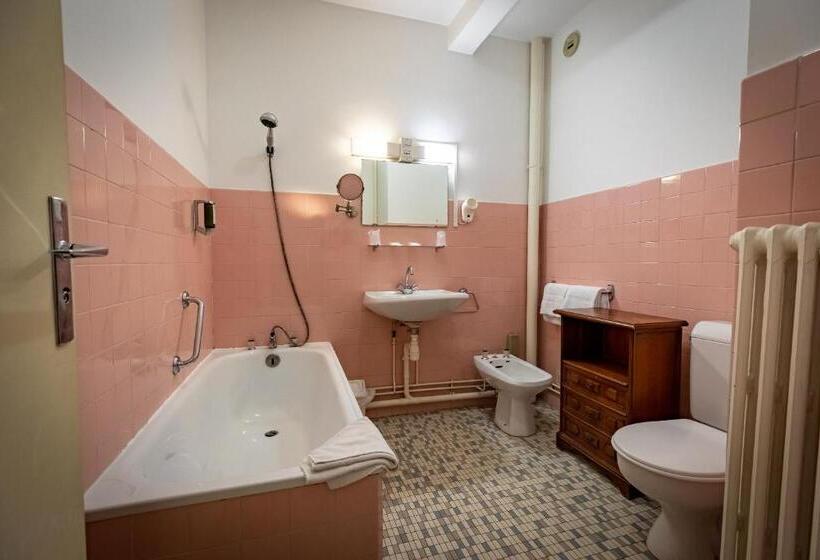 Четырехместный Номер Стандарт, Christina