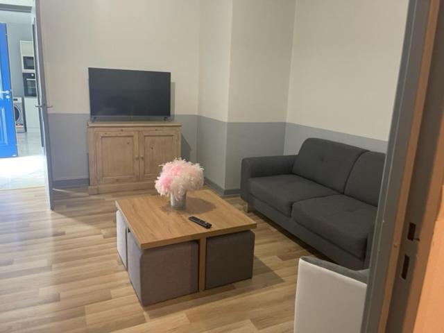 Апартаменты 1 Спальня, Christina