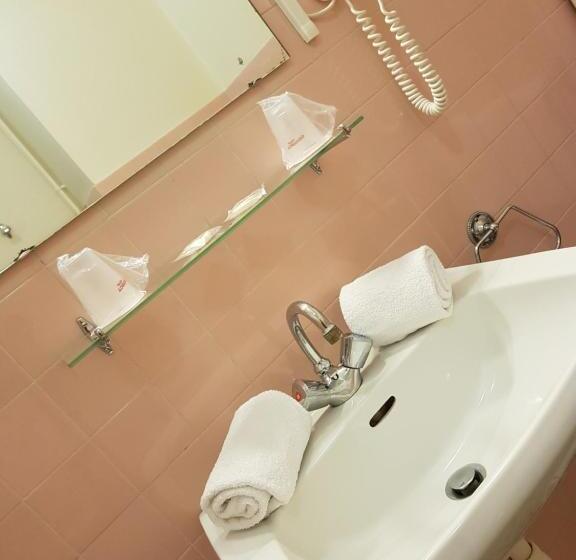 Номер Стандарт, Christina