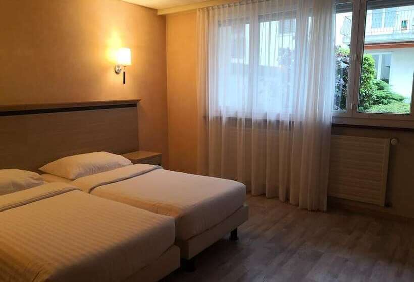 Номер Стандарт, De La Vieille Tour