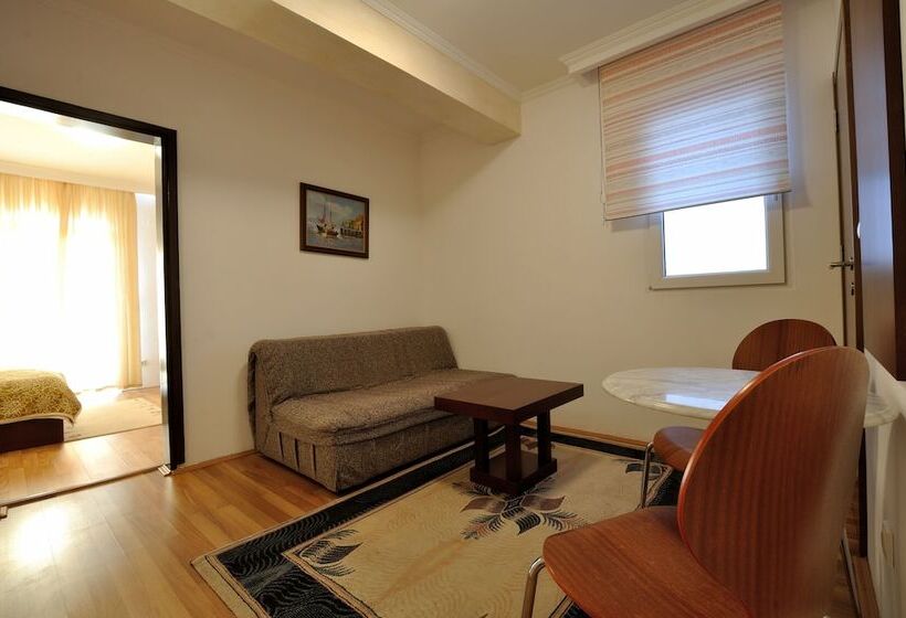 سوییت خانوادگی, Vila đurić Ex Hotel đurić