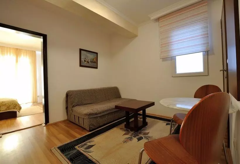 سوییت خانوادگی, Vila đurić   Ex Hotel đurić