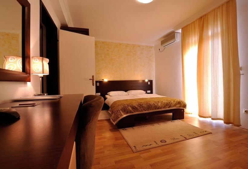 سوییت خانوادگی, Vila đurić Ex Hotel đurić