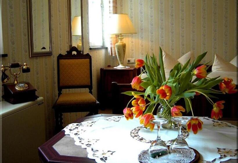 스탠다드 룸, Graf Rolshausen