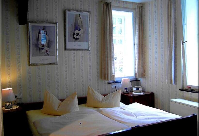 스탠다드 룸, Graf Rolshausen