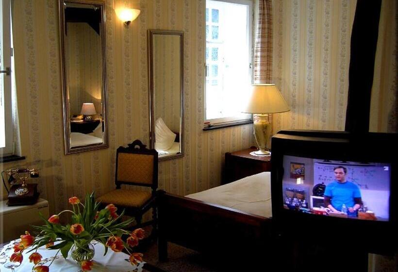 스탠다드 룸, Graf Rolshausen