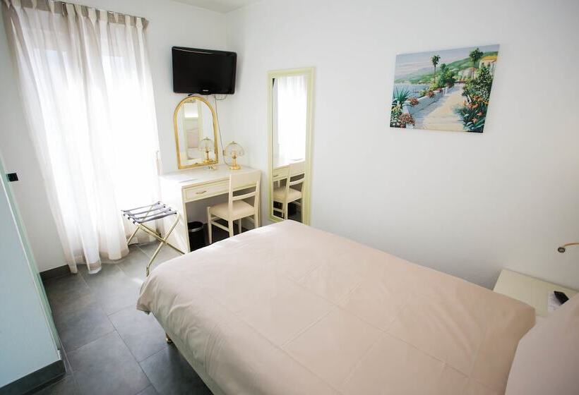 اتاق استاندارد یک نفره, Hôtel Du Port