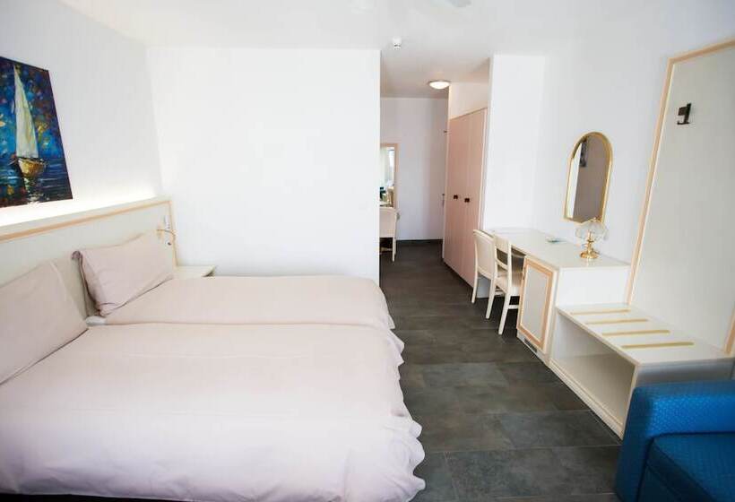 Номер бизнес-класса, Hôtel Du Port