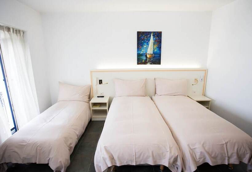 Номер Стандарт Трехместный, Hôtel Du Port