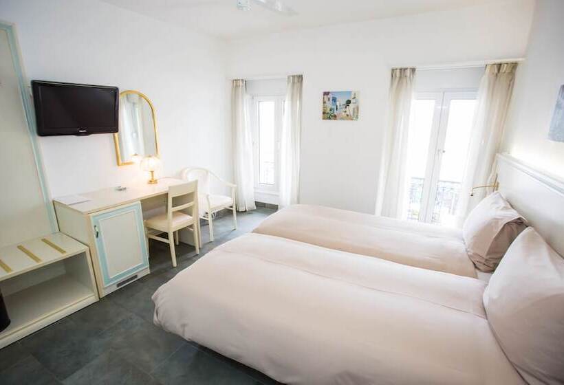 Номер Стандарт, Hôtel Du Port