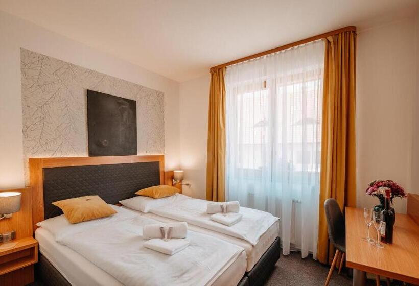 スタンダードルーム, Klika