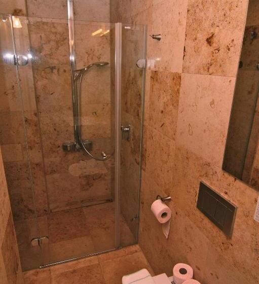 １ベッドルームアパートメント, Klika