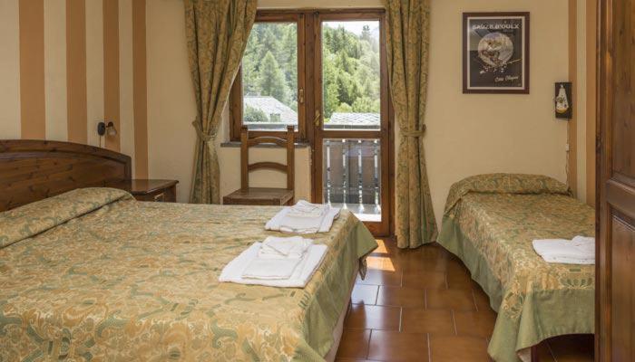 חדר סטנדרט לשלושה, La Fontaine