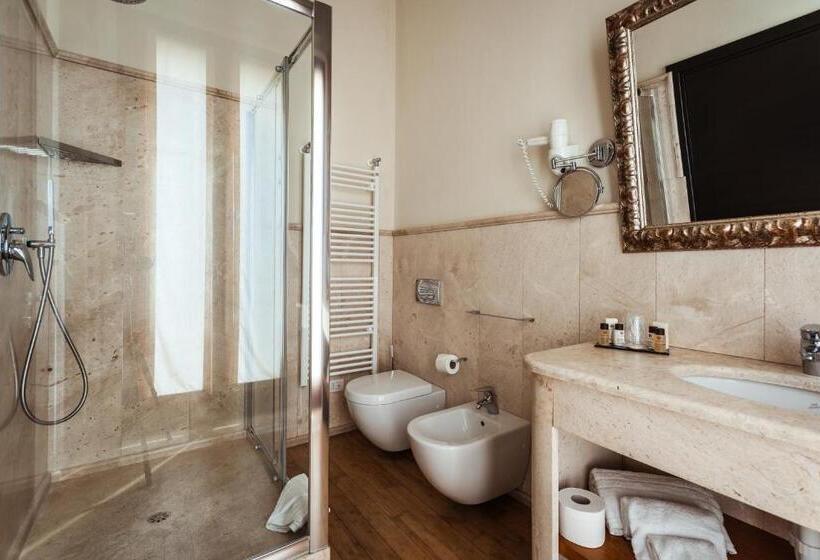 جناح جونيور, La Locanda Del Conte Mameli