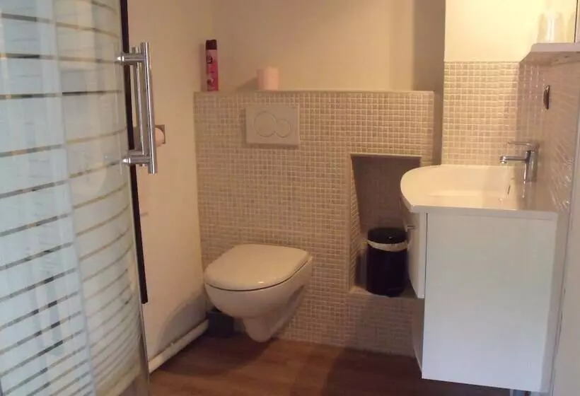 Standard Kolmen Hengen Huone, Le Clos Robinson
