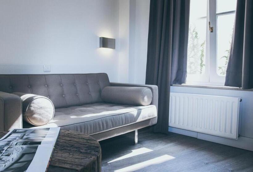 标准工作室, Le Virage Bistro En