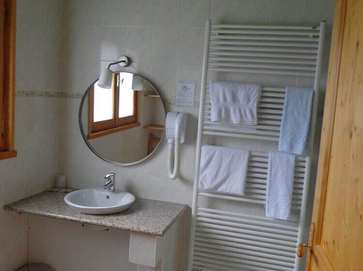 חדר סטנדרט לשלושה, Leydier