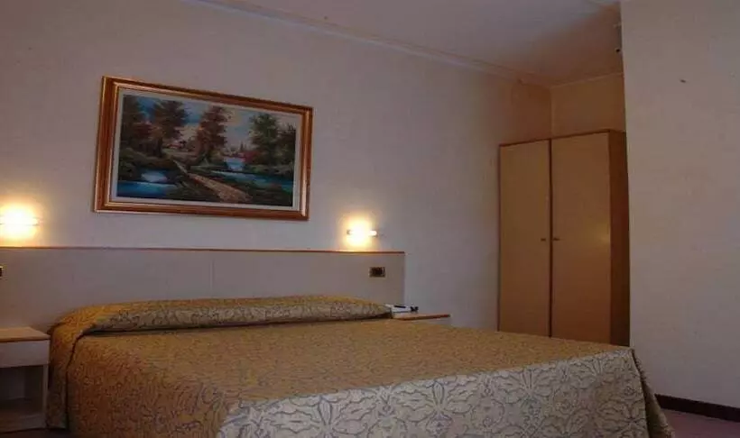اتاق اکونومی, Locanda Zabotto