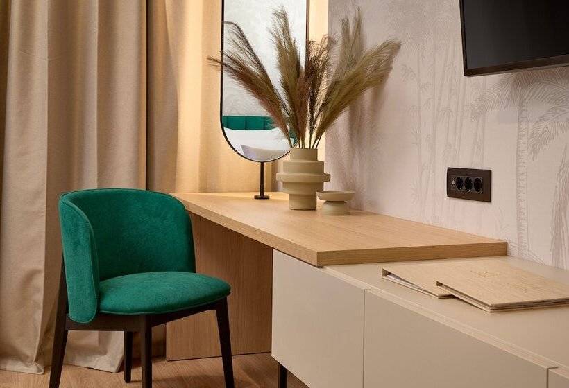 חדר סופריור עם נוף לים ומרפסת, Moeesy, Blue & Green Oasis