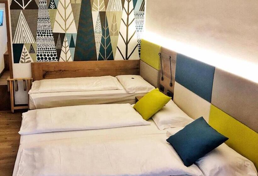 חדר קלאסי לשלושה, Olimpionico