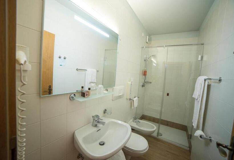 חדר קלאסי לשלושה, Olimpionico