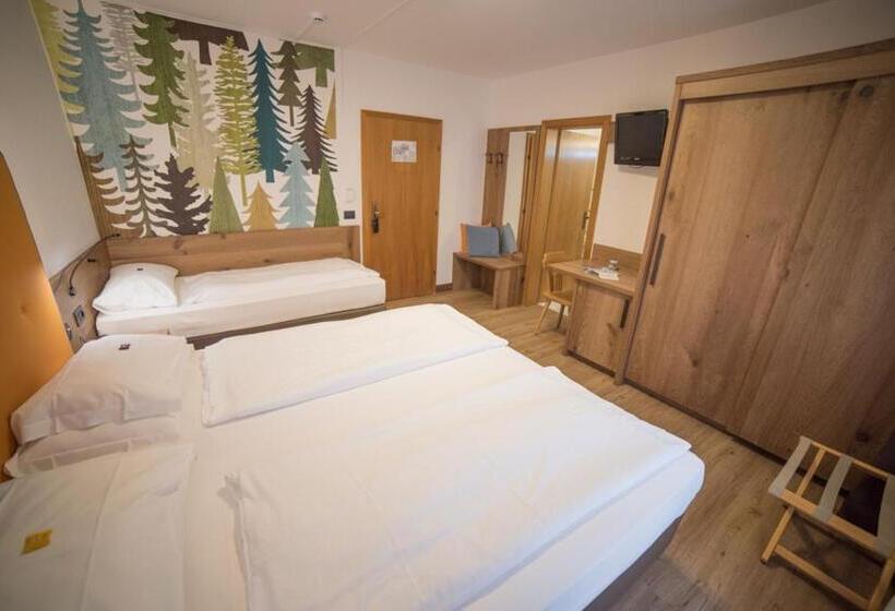 חדר קלאסי לשלושה, Olimpionico