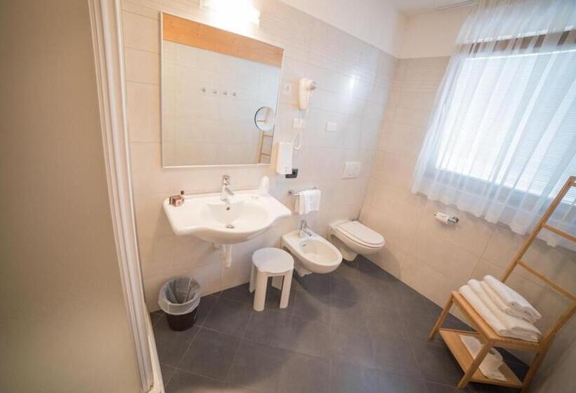 חדר סופריור לשלושה, Olimpionico