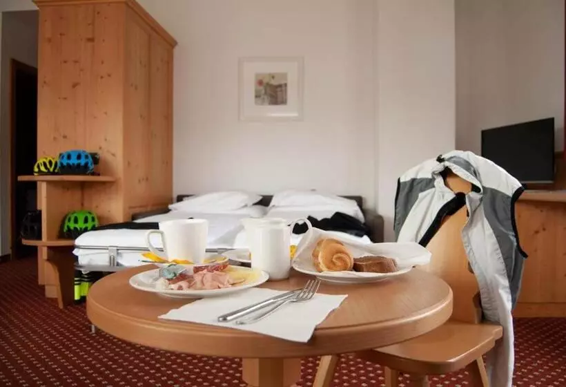 デラックスの４人部屋, Olimpionico
