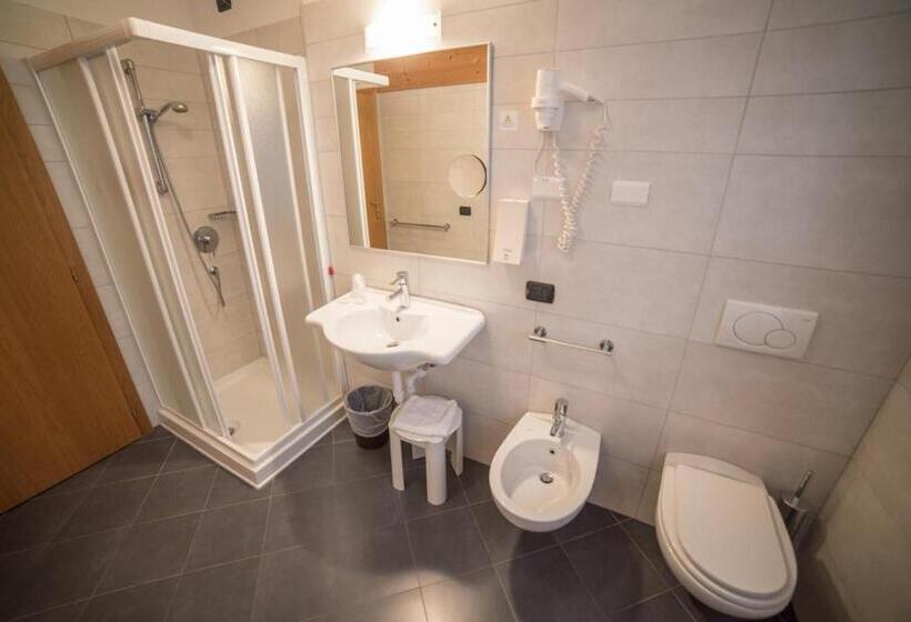 חדר דלוקס לארבעה, Olimpionico